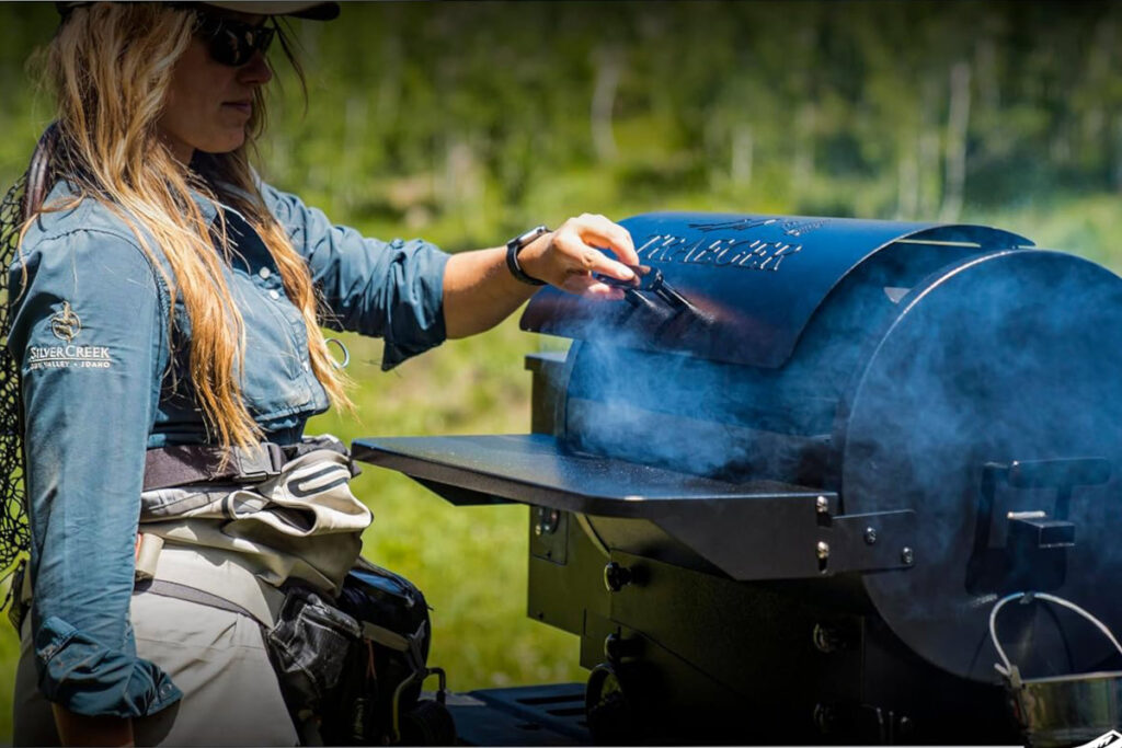 Traeger Grills TFB30KLF Tailgater 20 Portable Wood Pellet Grill - Ideal for Tailgating and Outdoor Cooking